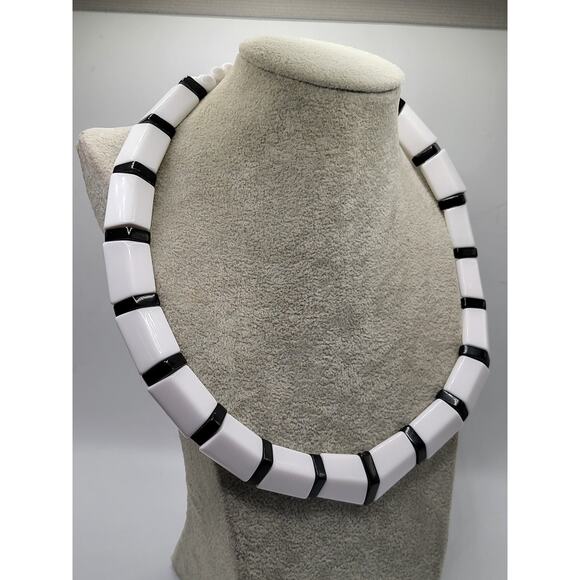 Vintage White Black Beaded Necklace Geometric Design 21 Inch - Picture 2 of 7